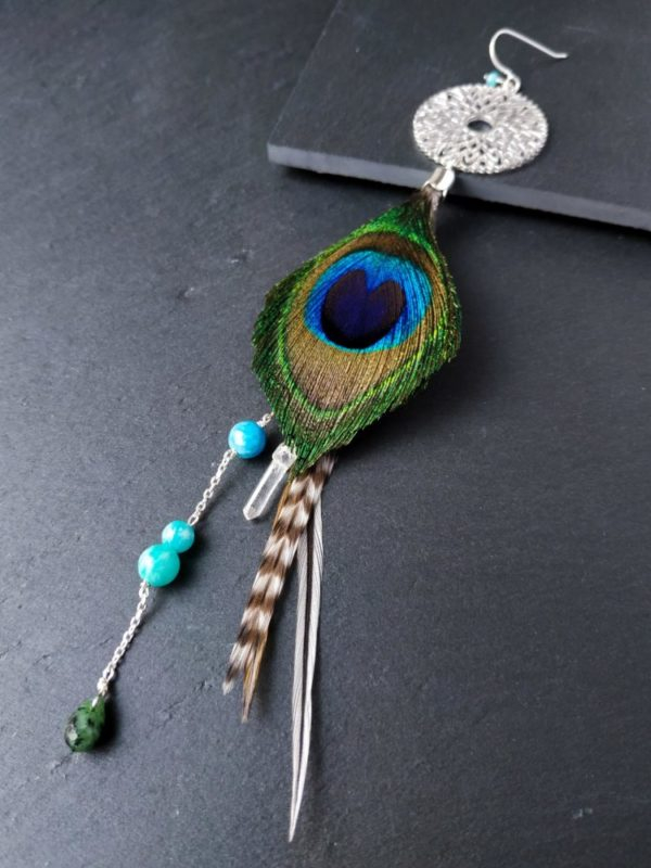Boucle d'oreille féminin sauvage