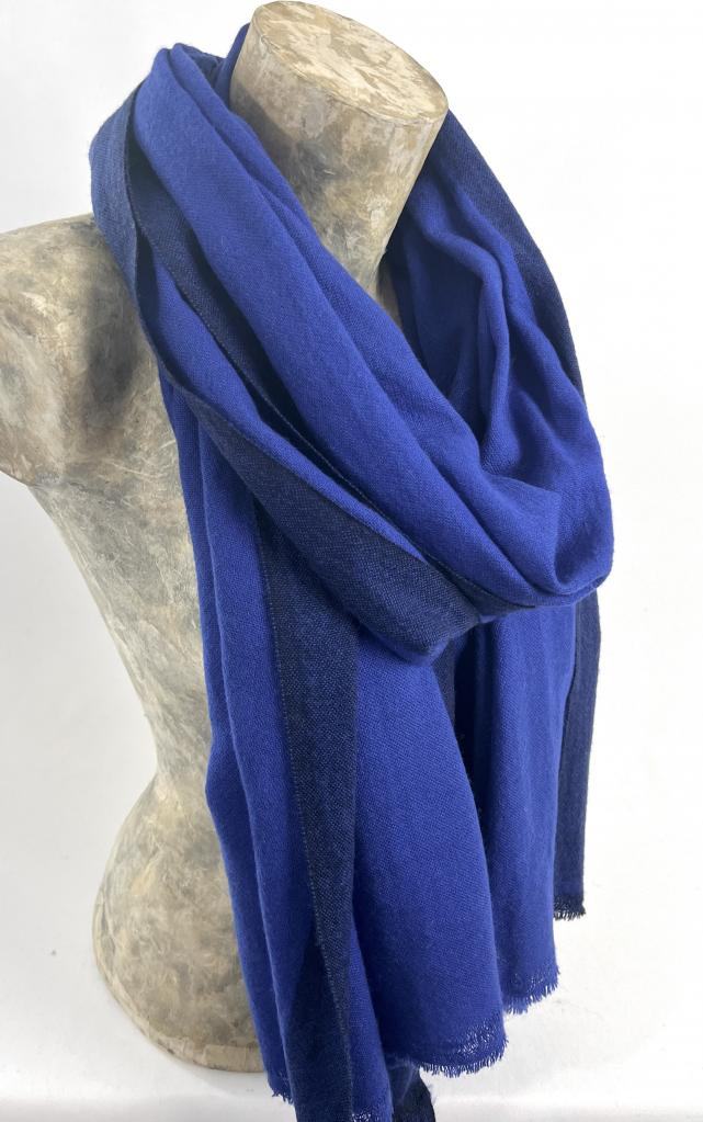 Écharpe en soie à motif cachemire bleu clair et doré | En stock ! | Bohemian Revolt