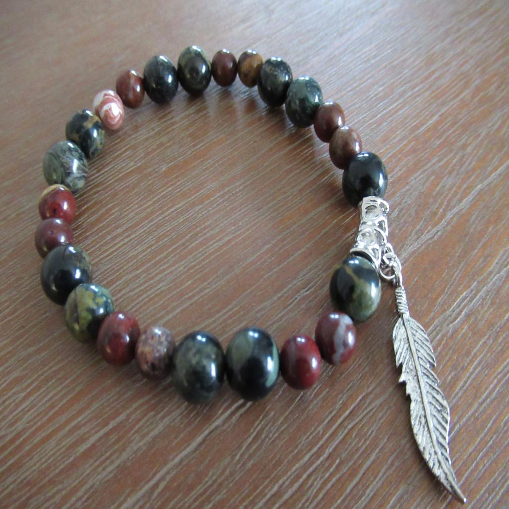 Bracelet en jaspe bréchique et mabamba