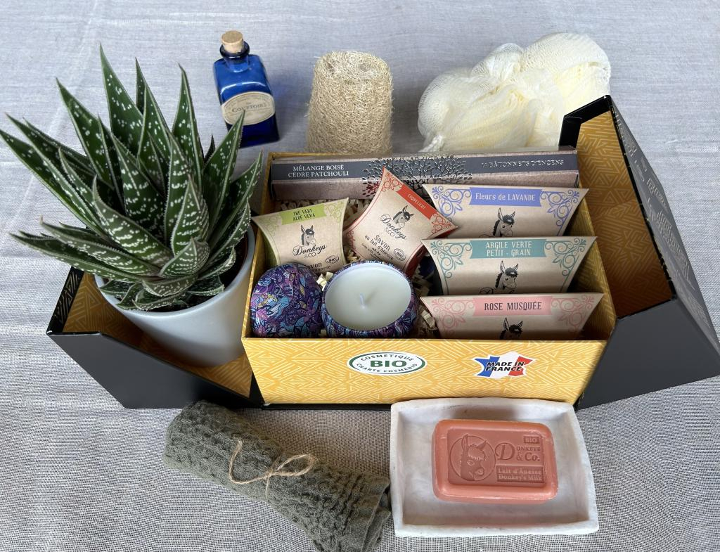 Coffret: Bougie et 3 Savons Bio - EN PROMOTION