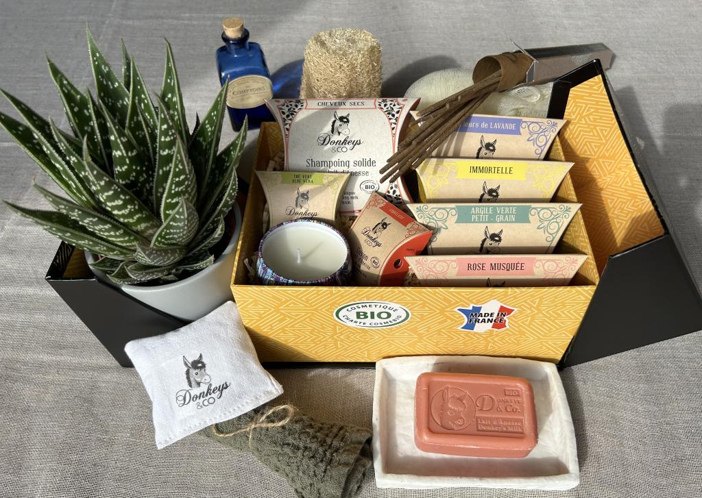 Coffret: Bougie, Shampoing et 4 Savons Bio - EN PROMOTION 