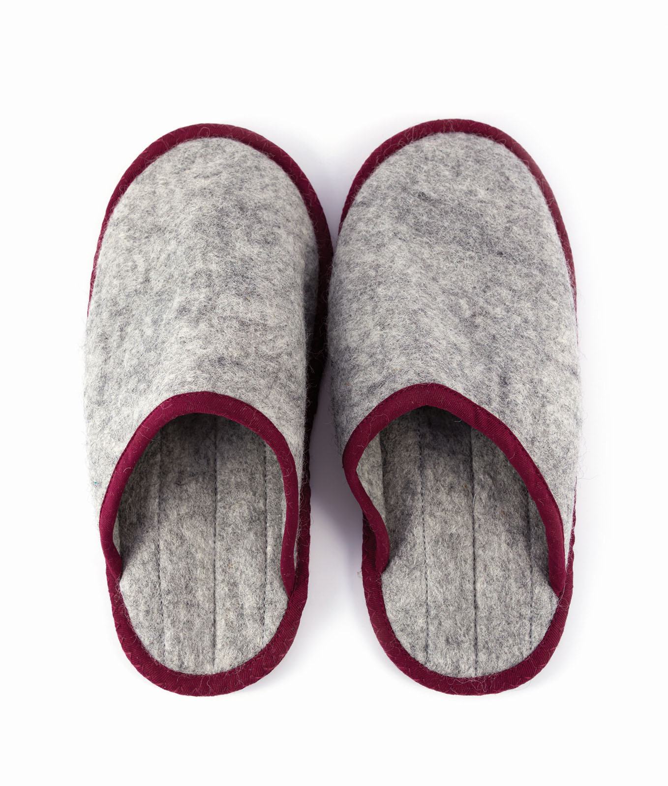 Chaussons gris/rouge T43