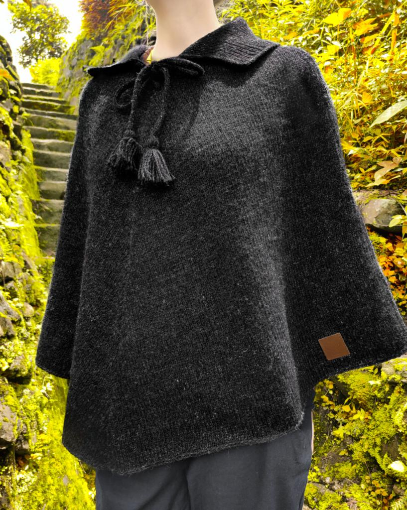 Poncho en laine naturelle noir anthracite