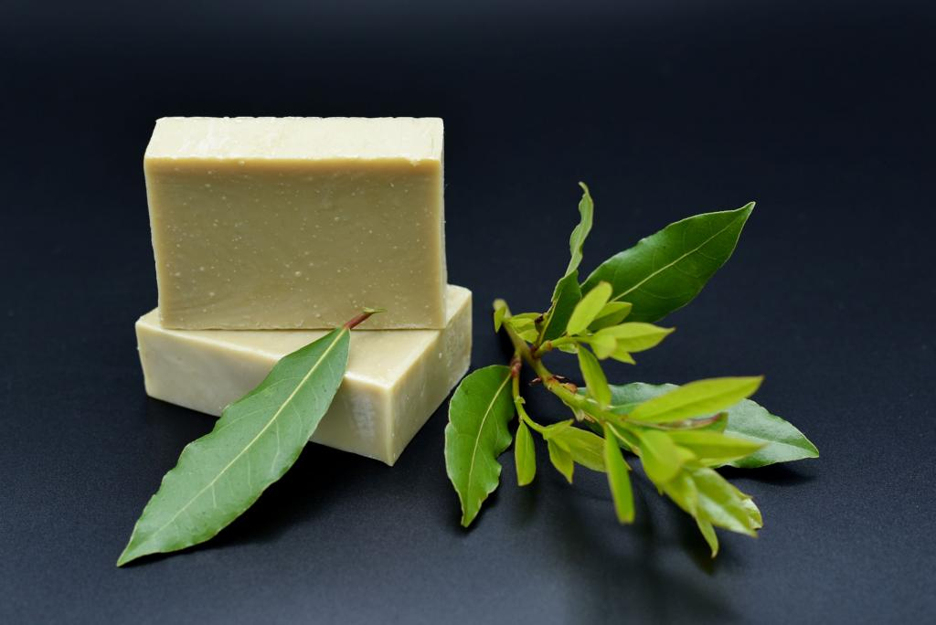 Savon hydratant et assainissant - Peau très délicate & bébé - 25% d'huile de baies de Laurier - SIMPLY ALEP - 105g ZD