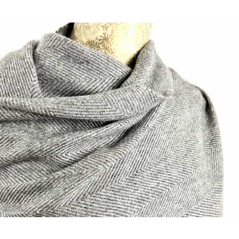 Étole, écharpe épaisse à larges chevrons gris en cachemire naturel et éthique du Népal.