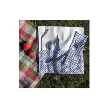 Etui a  couverts et serviette
