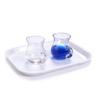activite-verser-eau-avec-pichets