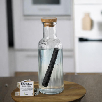 Bouteille avec Charbon Actif Binchotan et perles de céramique