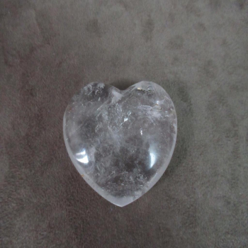 Coeur en quartz blanc
