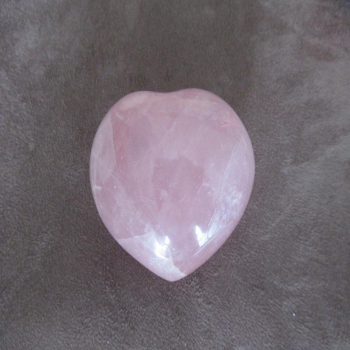 Coeur en quartz rose