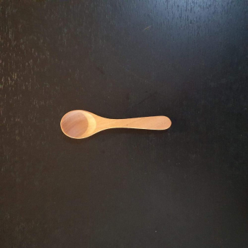 cuillere-pour-enfant-en-bois-de-cerisier-faite-a-la-main-501770