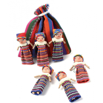 6 poupées avec sac