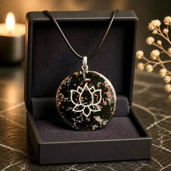 Pendentif orgonite rond Lotus argenté