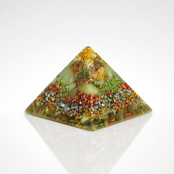 Orgonite pyramide jade - petit