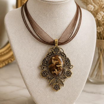 Pendentif orgonite ovale baroque oeil de tigre couleur bronze