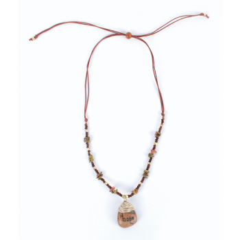 Collier Espoir, 100% coton, pierre de Gorara,, bois et perles de laiton, L réglable max. 60 cm, pendentif 3,5 cm