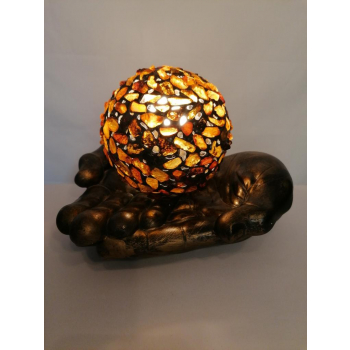 Lampe Boule posée sur deux mains
