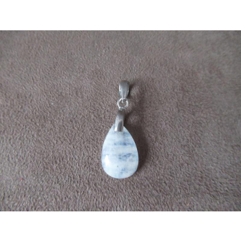 Pendentif en pierre de lune 2