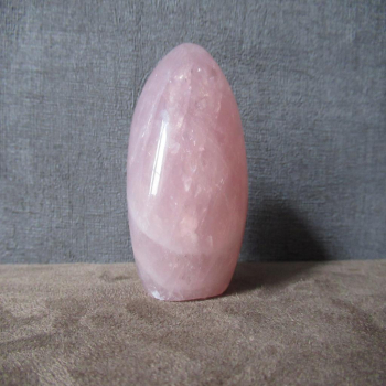 Pierre de quartz rose polie 3