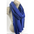 Étole, écharpe bleu majorelle à bordure bleu marine en cachemire naturel et éthique du Népal.