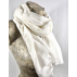 Étole, écharpe blanche en cachemire naturel et éthique du Népal.