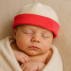 Bonnet de Naissance en Coton Bio Blanc et Fraise