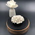 Boîte décorative en bois ornée d'une fleur en céramique / CHAN 
