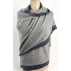 Étole, écharpe grise à bordure bleu marine en cachemire naturel et éthique du Népal.