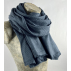 Étole ou écharpe épaisse gris bleuté en cachemire naturel et éthique du Népal.