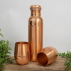 Ensemble en cuivre pur composé d’une bouteille Sequence martelée ± 950 ml et de 2 tasses bulbeuses (dans un luxueux coffret de rangement en velours)